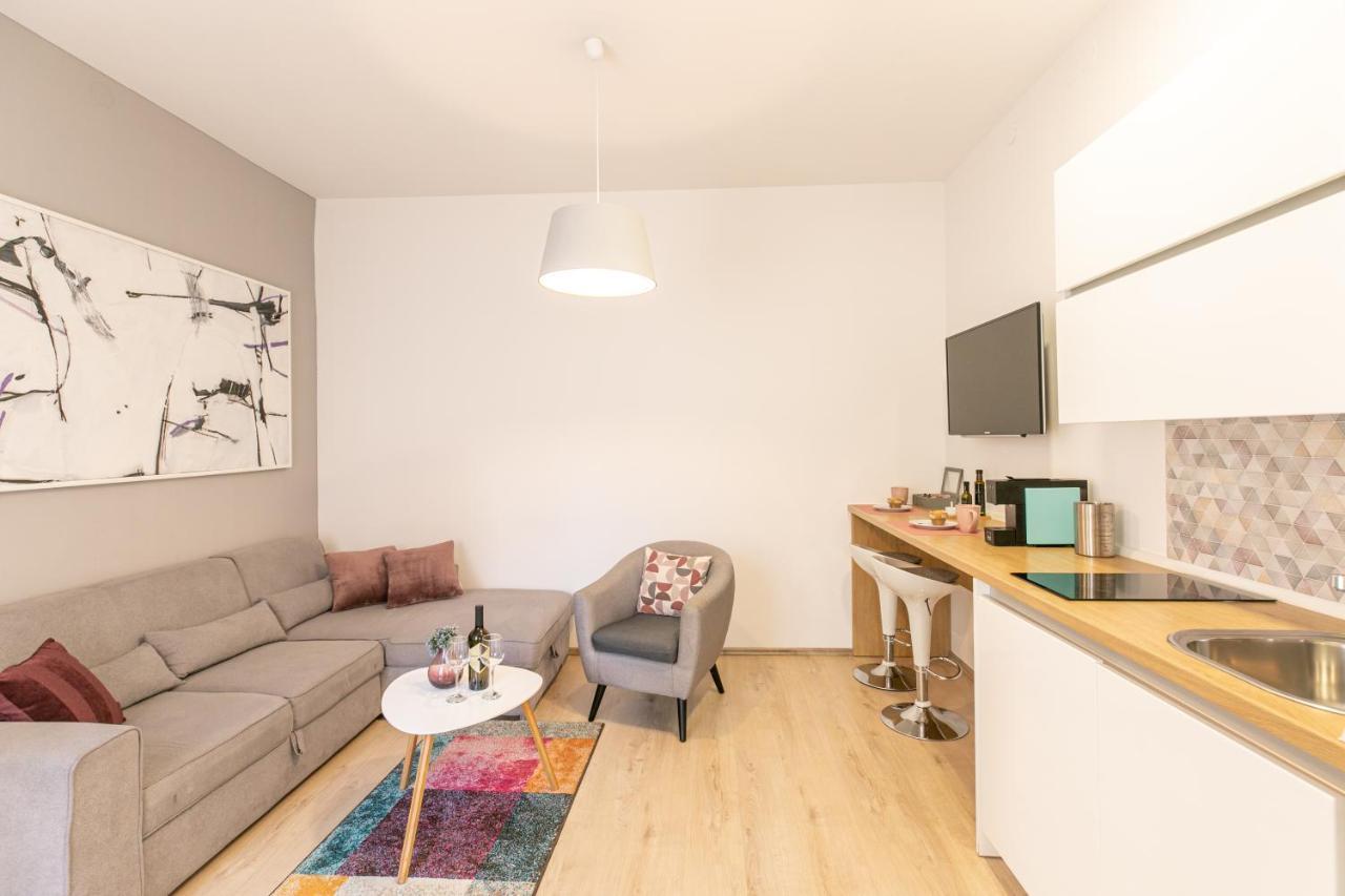 Polai Center Apartments エクステリア 写真