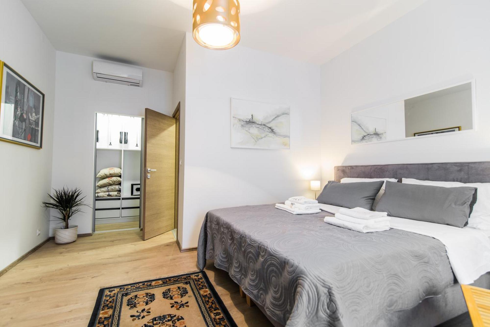 Polai Center Apartments エクステリア 写真